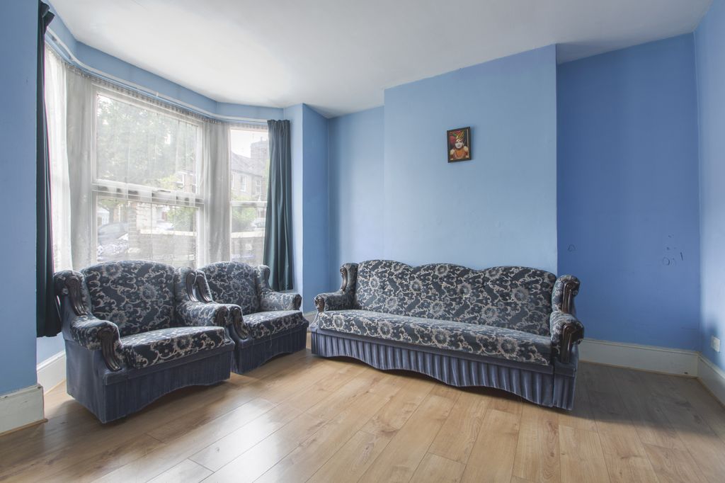 Property photo 2 of 12 Gallery