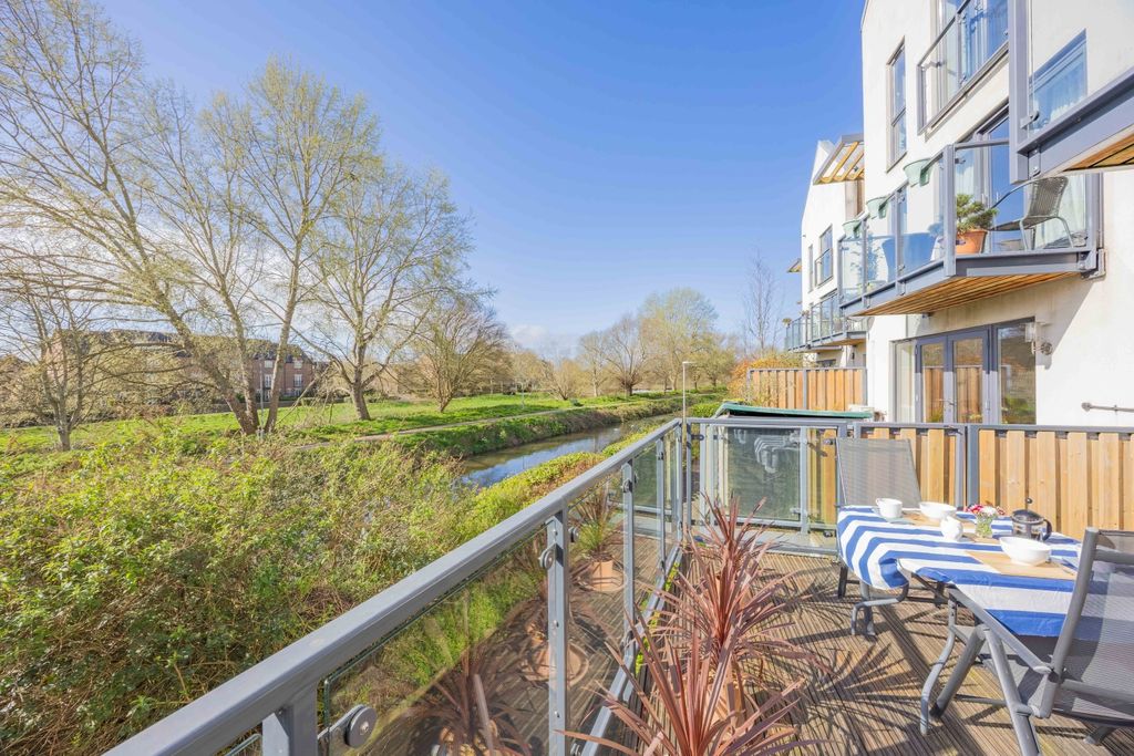Property photo 3 of 22 Ewemovetaunton Firepool View (6)