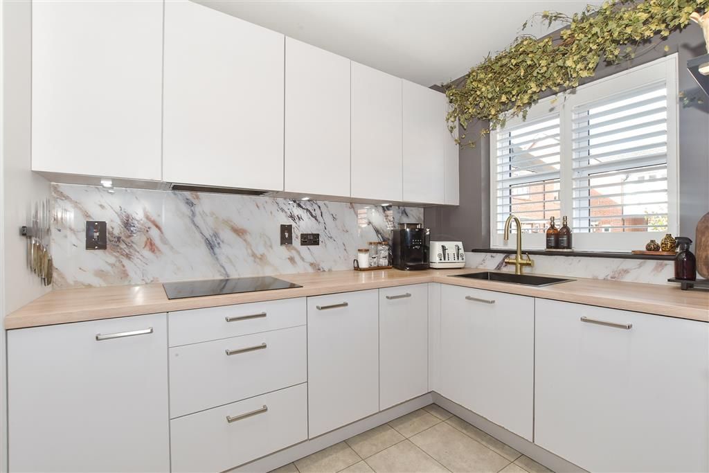 Property photo 2 of 13 Kitchen