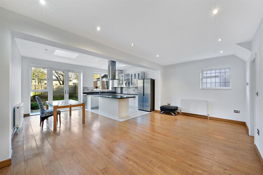 Property photo 2 of 13 4.Jpg