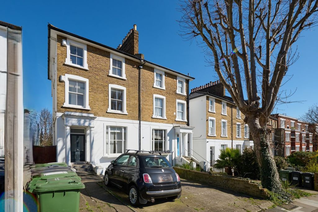 Property photo 1 of 10 Front View