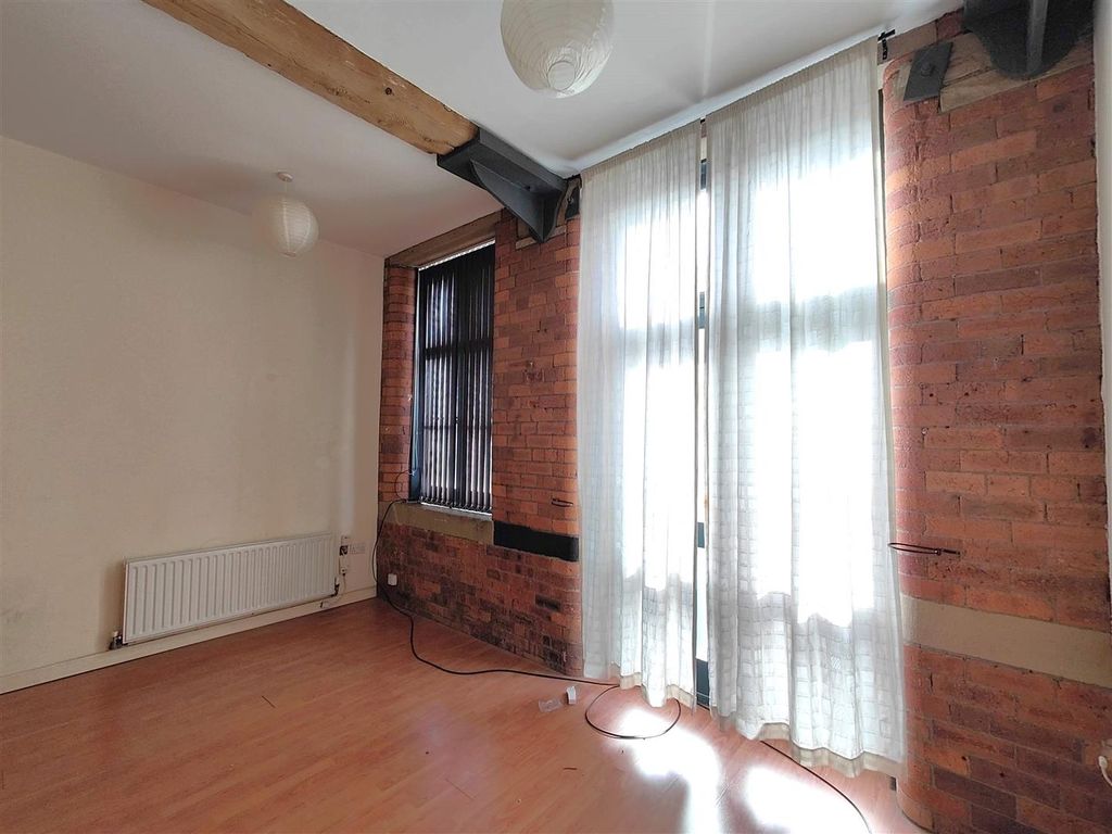 Property photo 1 of 11 Open Plan Lounge