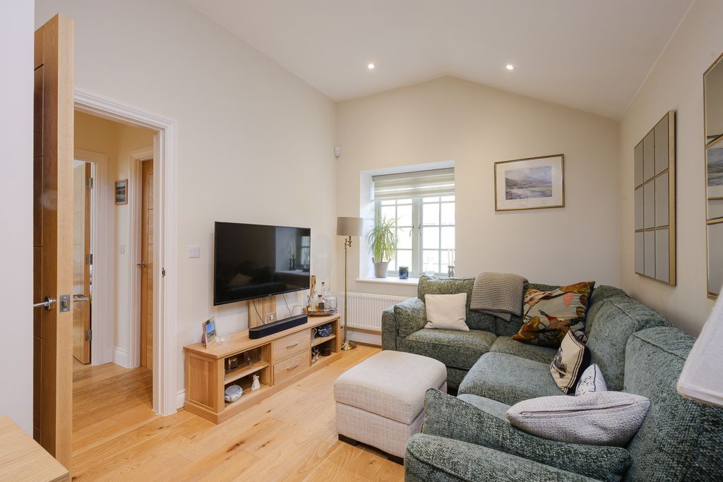 Property photo 2 of 13 Picture No. 01