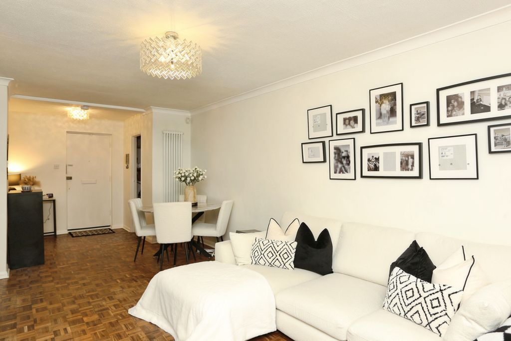 Property photo 2 of 20 Reception Room