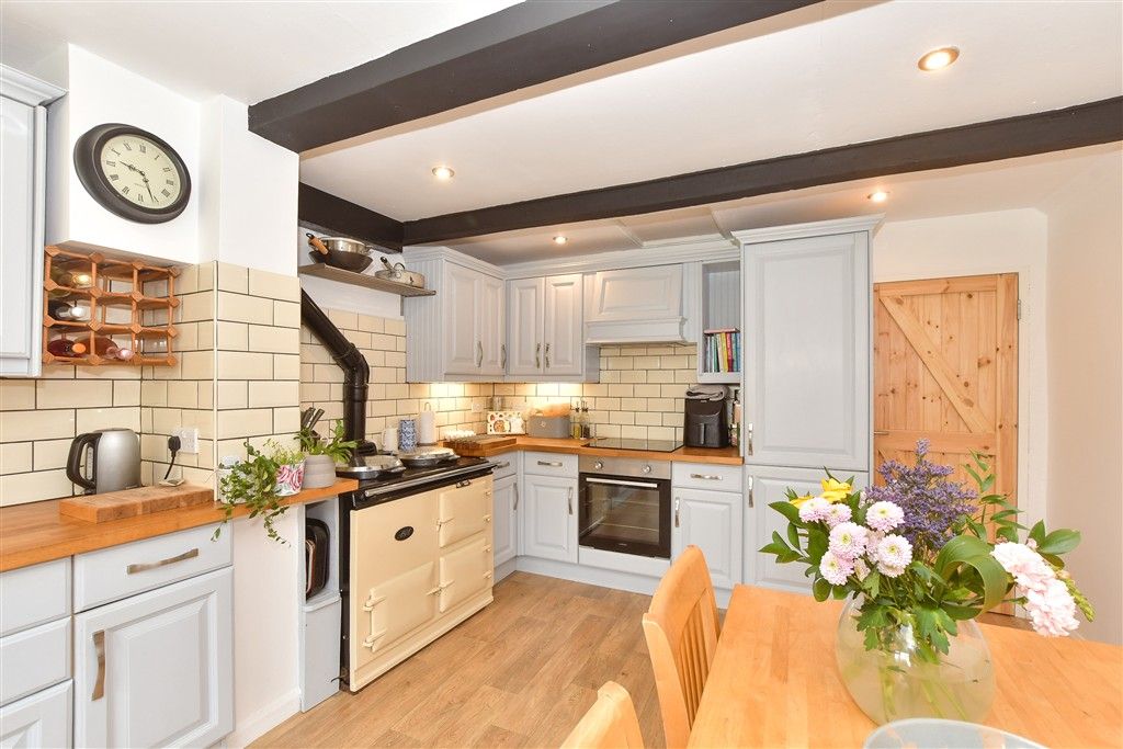Property photo 3 of 16 Kitchen