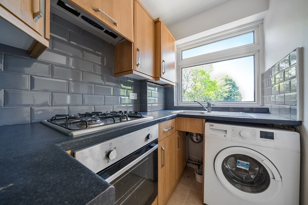 Property photo 3 of 16 Kitchen