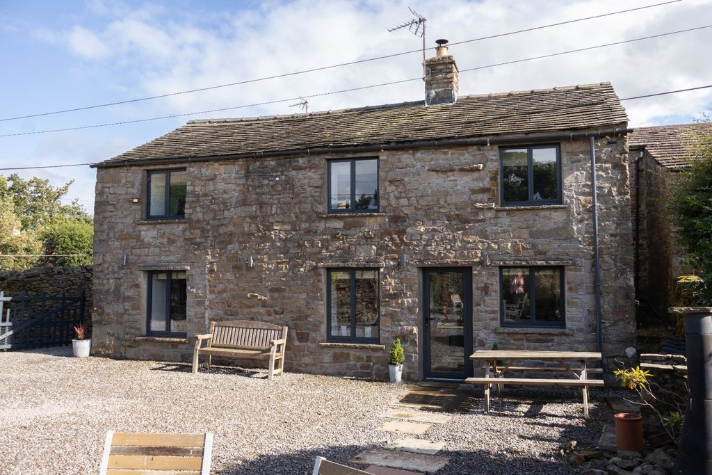 Property photo 1 of 13 5292330