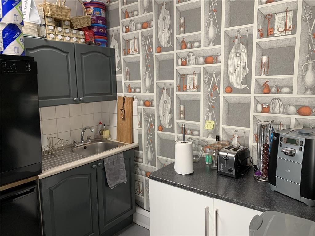 Property photo 3 of 5 Serviced Office, Houndsditch London Ec3A|