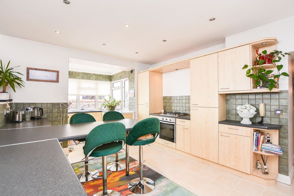 Property photo 3 of 13 Photo 4