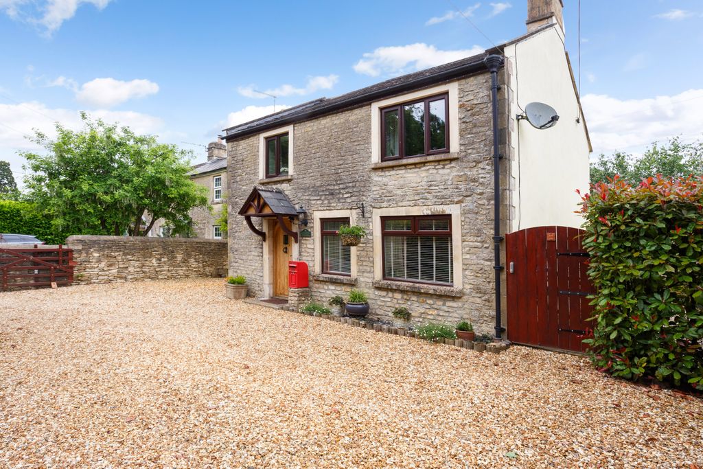 Property photo 1 of 16 Frontage