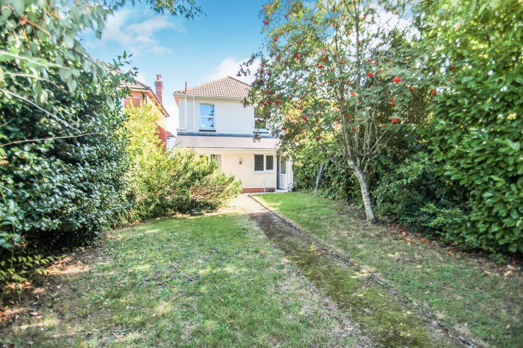 Property photo 3 of 10 Photo 9