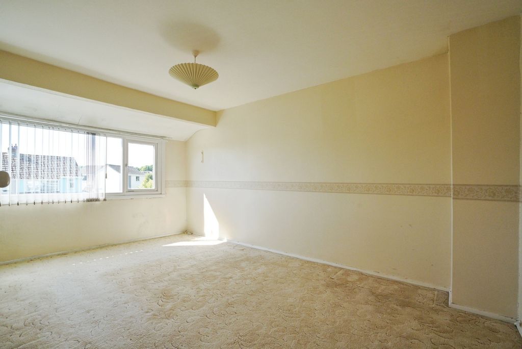 Property photo 2 of 17 Photo