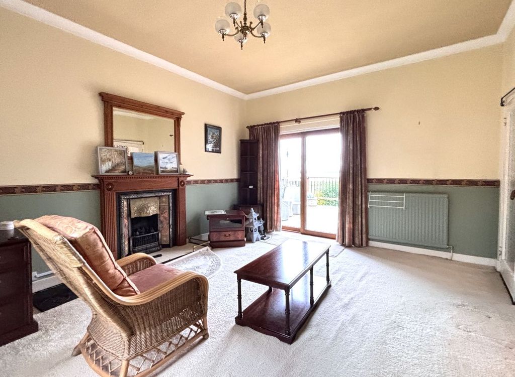 Property photo 3 of 28