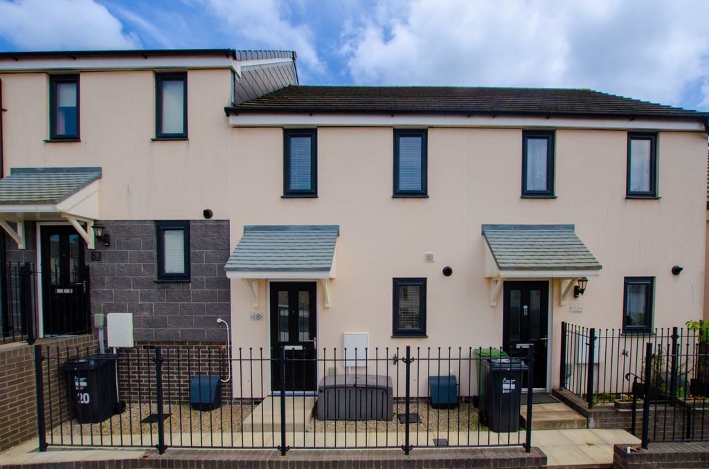 Property photo 1 of 11 18 Tanners Road Tps Bodmin Branch 01208 74182 -2