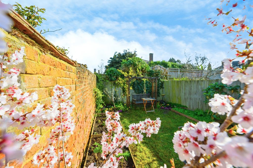 Property photo 3 of 20 Picture No. 05