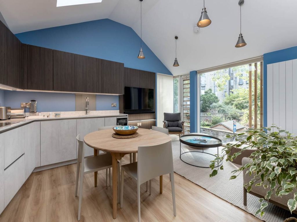 Property photo 3 of 20 65336_Circuslane017