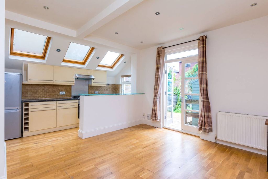 Property photo 2 of 9