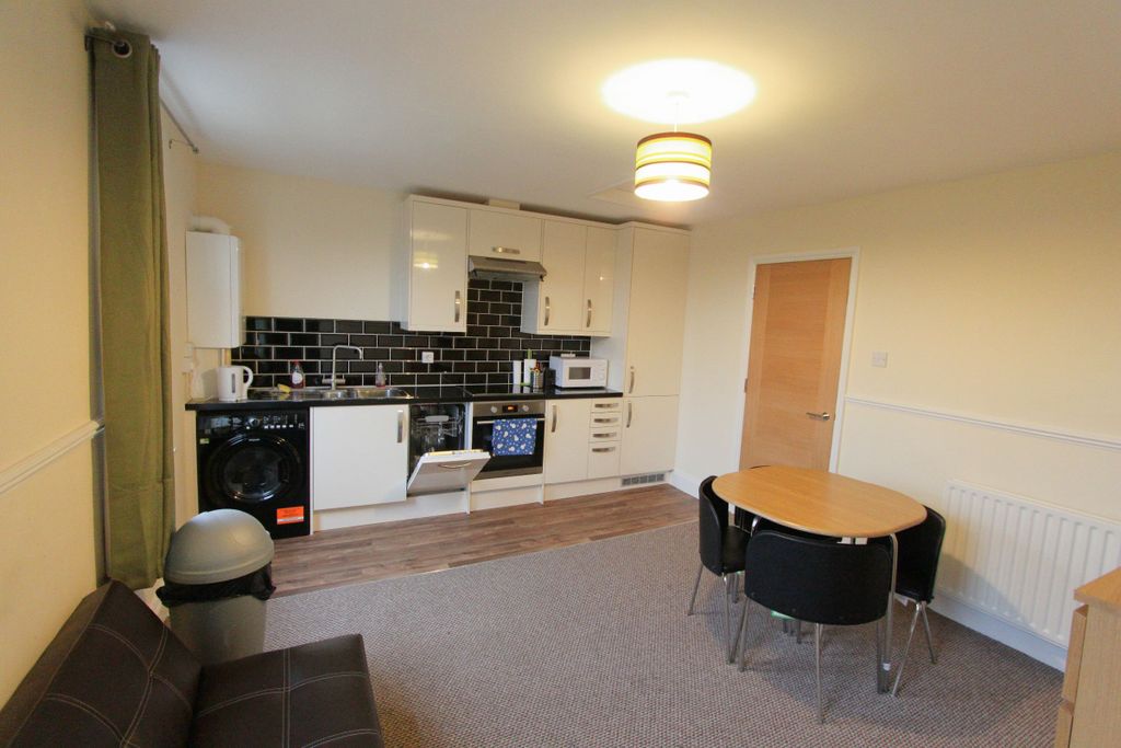 Property photo 2 of 5