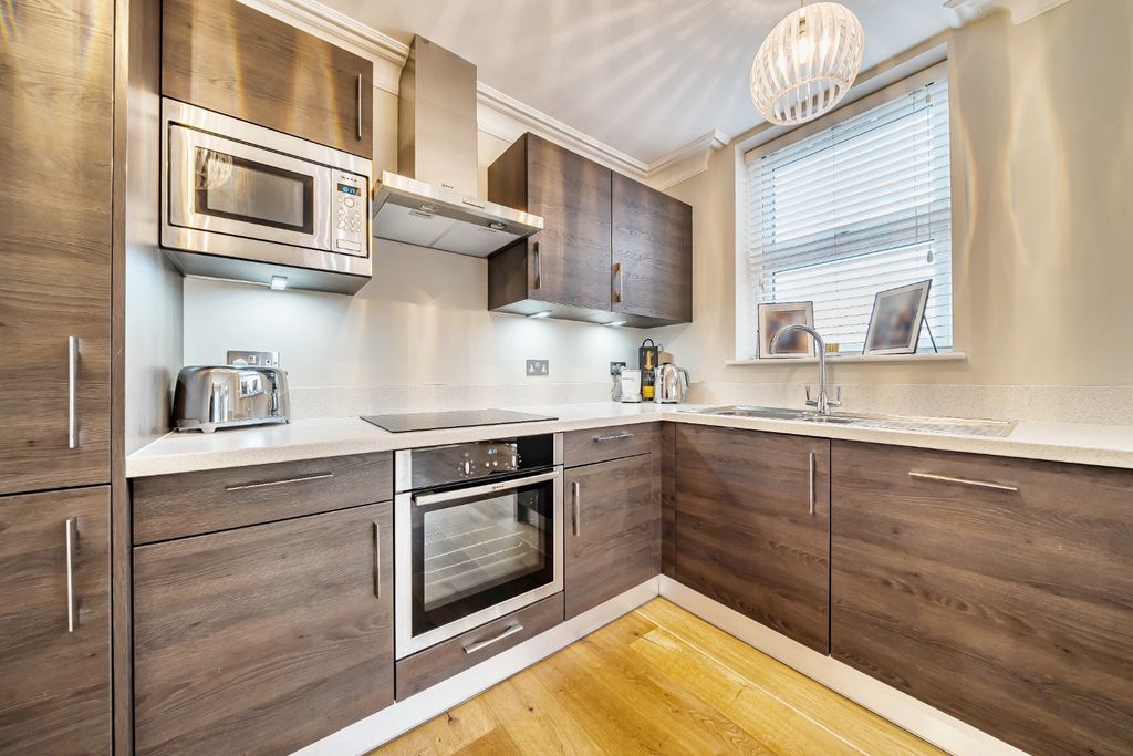 Property photo 3 of 13 4588203