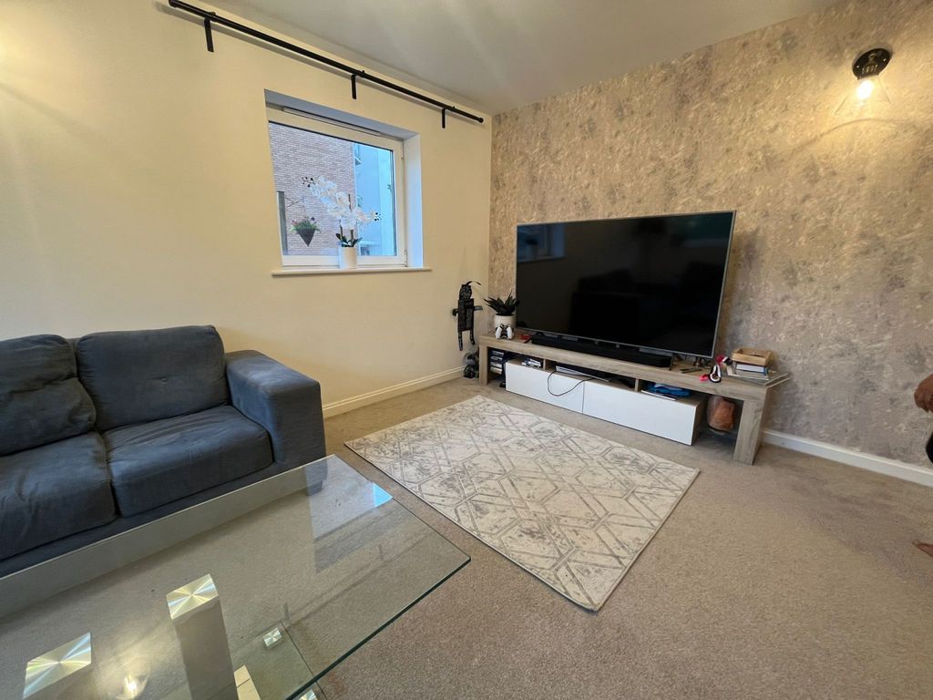 Property photo 3 of 12 Gallery