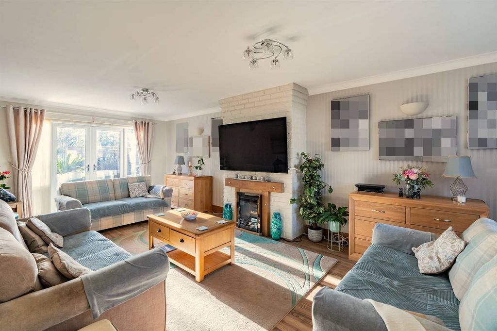 Property photo 3 of 26