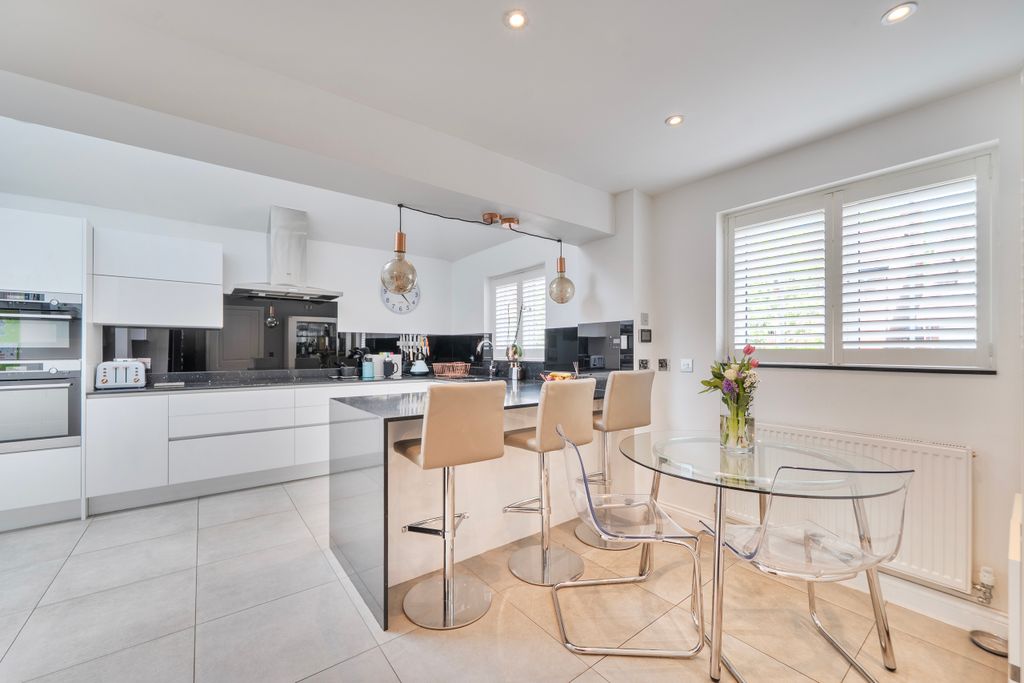 Property photo 3 of 17 1463813-12-6A0E2734d4Deb