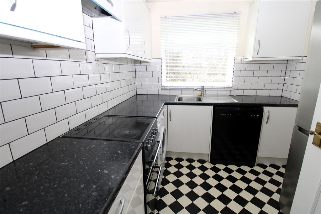 Property photo 2 of 11 Kitchen.Jpg