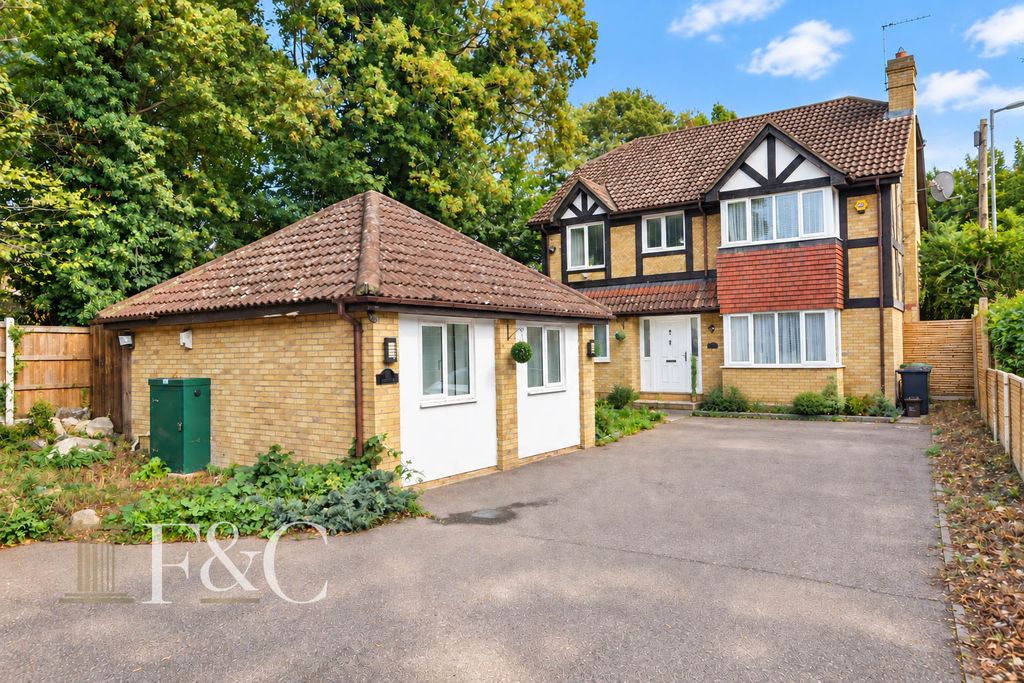 Property photo 1 of 29 69F2ce1A-3Ac8-497F-A882-Bfd0B85313A9