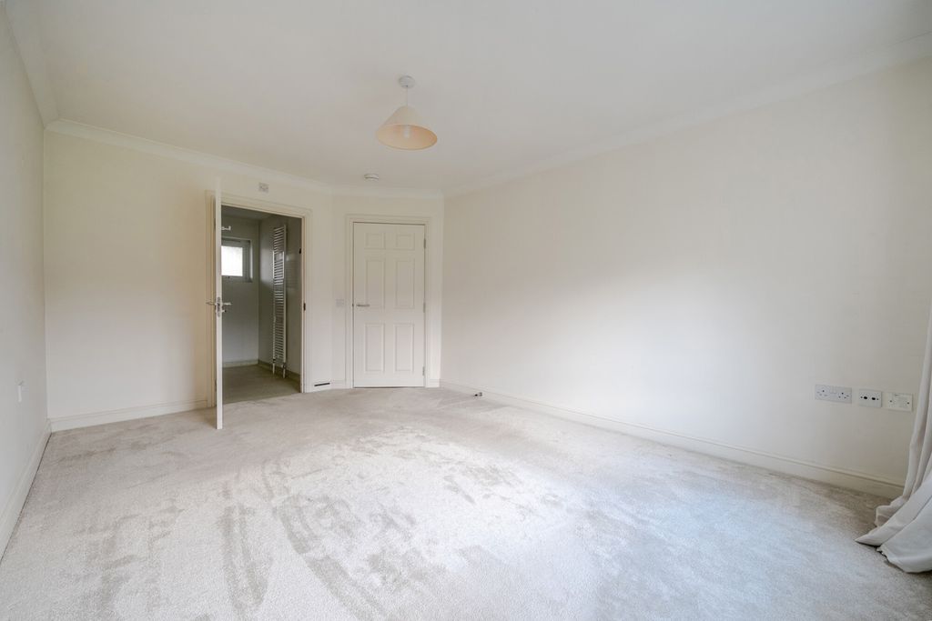Property photo 3 of 20 1400981-16-696F55...