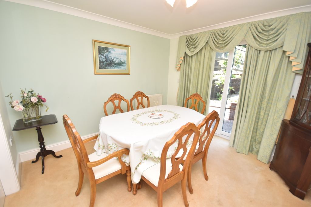 Property photo 3 of 19 Dining Room