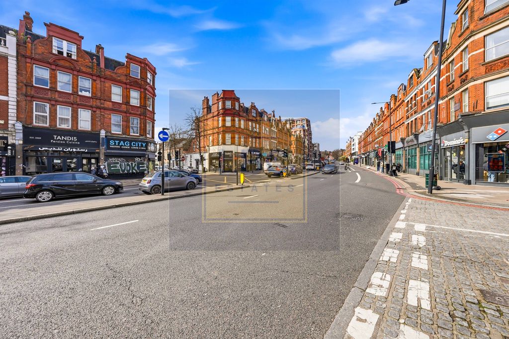 Property photo 2 of 31