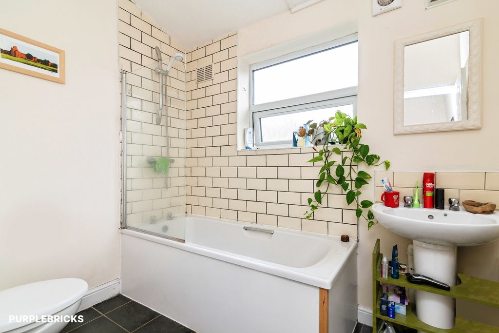 Property photo 3 of 12 Bathroom