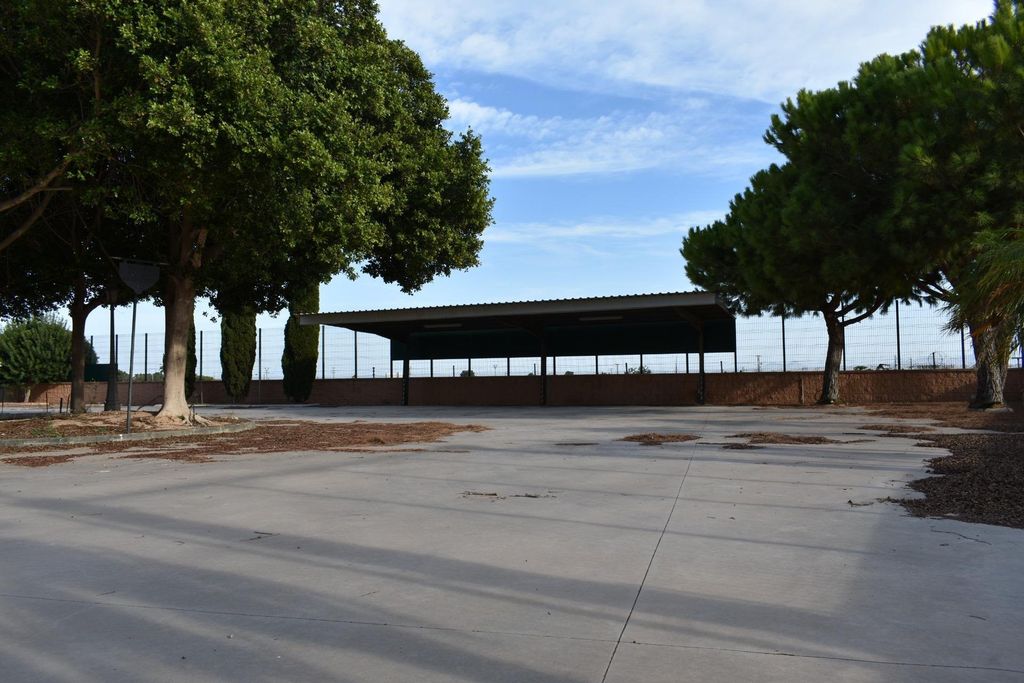 Property photo 2 of 21