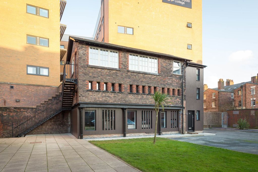 Property photo 3 of 45