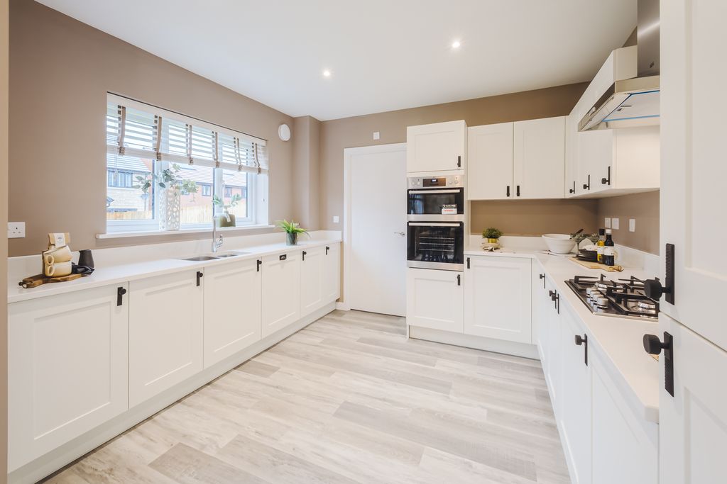 Property photo 2 of 21 260213W008