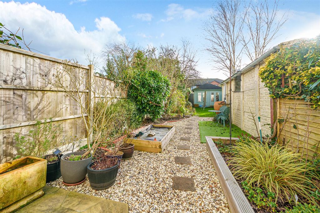 Property photo 2 of 12