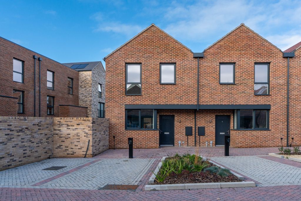 Property photo 1 of 15 External