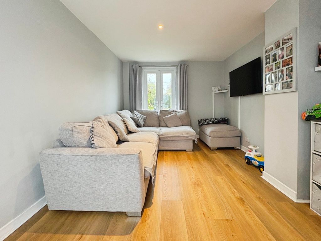 Property photo 2 of 20 4972215