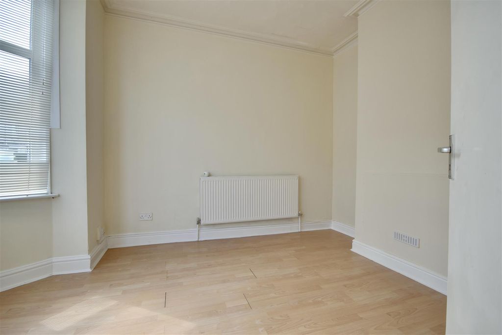 Property photo 2 of 15 24D38E46-A2C4-4648-A374-84D76D5757Aa_1_201_A.Jpeg