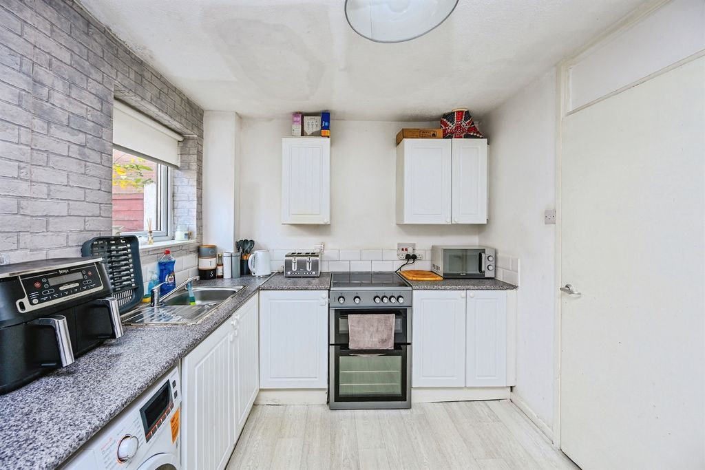 Property photo 2 of 13