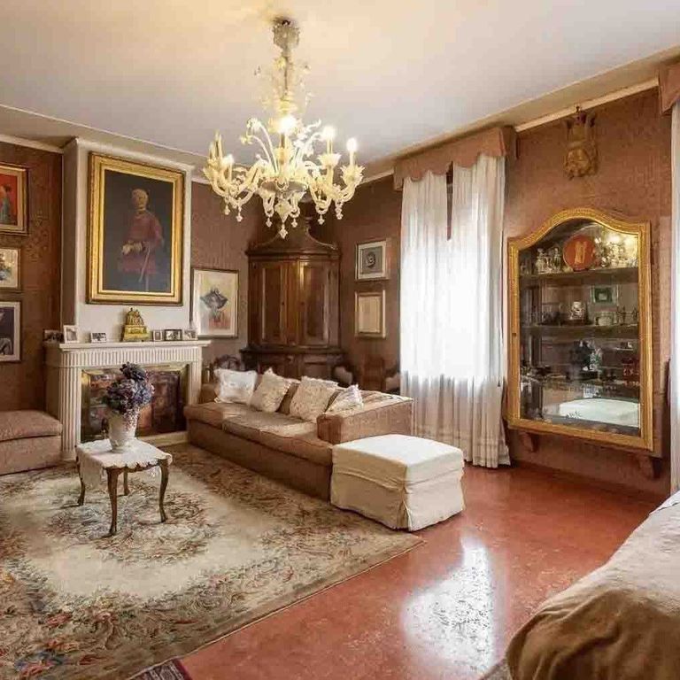 Property photo 1 of 14 Charming Apartment In Venice, Veneto