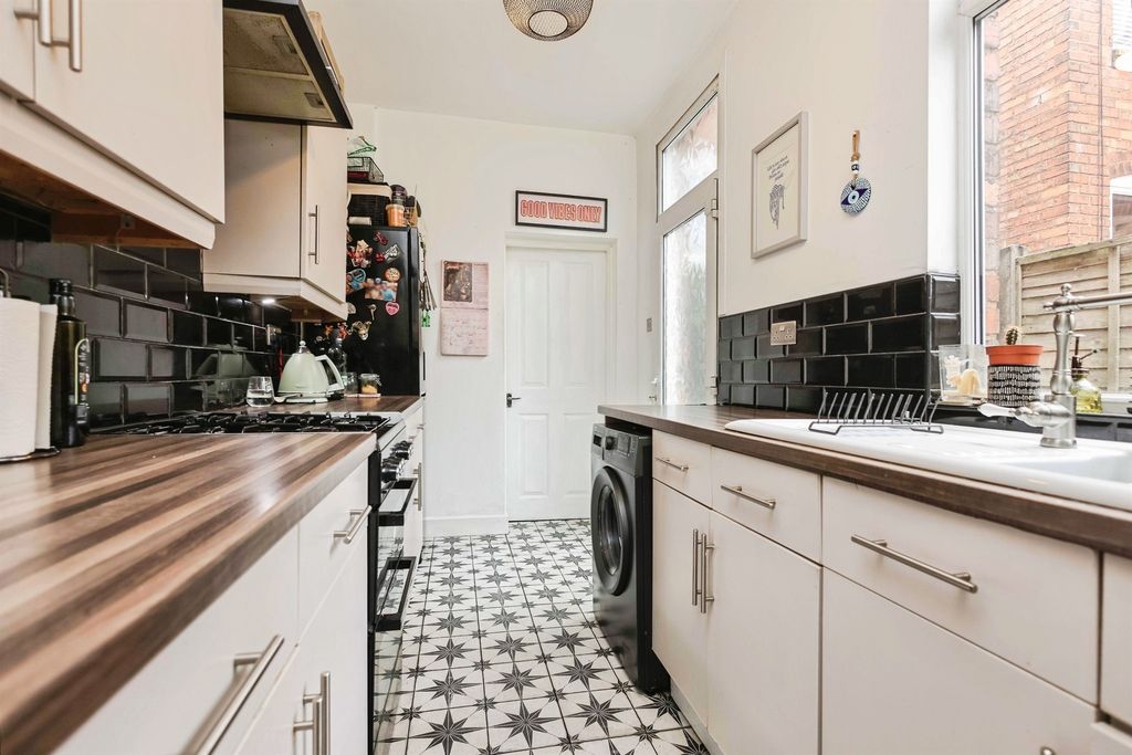 Property photo 3 of 17