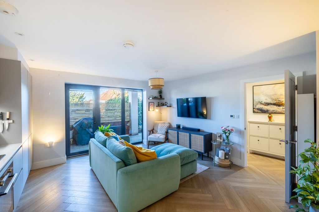 Property photo 2 of 12