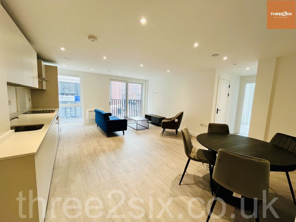 Property photo 1 of 10 Moadern Furnished Two Bed Apartment In Digbeth Birmingham