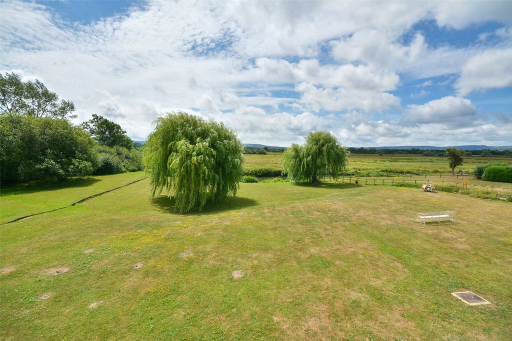 Property photo 3 of 16 Picture No. 19