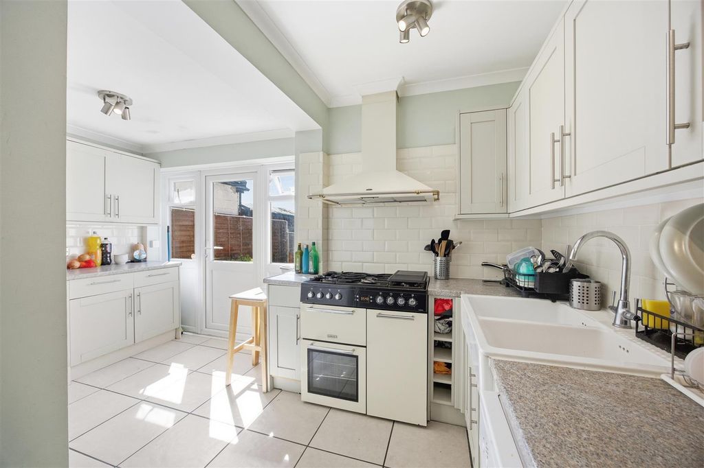 Property photo 2 of 29 Kitchen