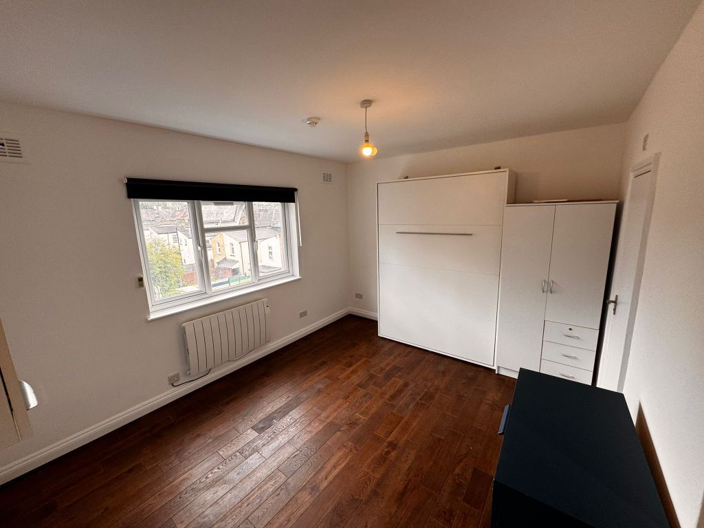 Property photo 1 of 3