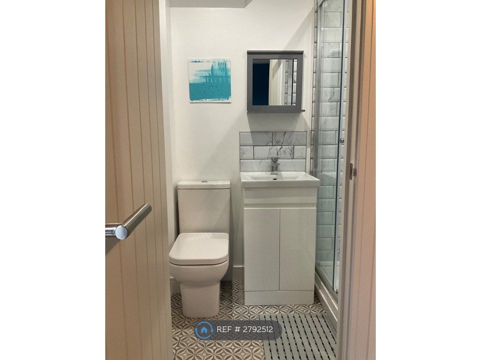 Property photo 2 of 7 Room 3