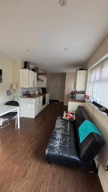 Property photo 2 of 4