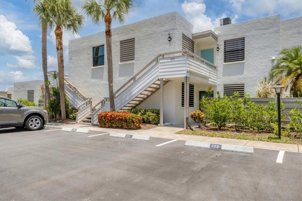 Property photo 1 of 31
